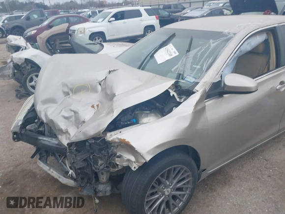 2017 Toyota Camry XLE z VIN 4T1BF1FK9HU622263, wystawiony jako IAAI lot #41542248 z przebiegiem Nie podano mil oraz . Historia ofert i sprzedaży dostępna na DreamBid. Obrazek 6.