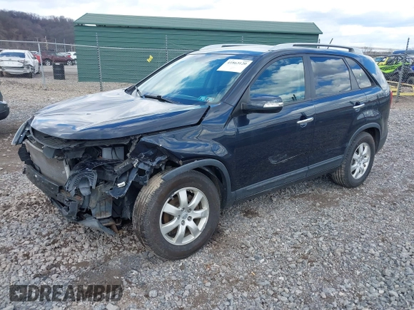 2013 Kia Sorento LX with VIN 5XYKT4A21DG333508, listed as a IAAI auction lot 41863120 with 110,219 mi miles. Bid and sale history available at carsss.com. Image 2.