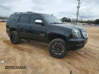 2010 GMC Yukon SLT with VIN 1GKMCCE35AR213217, listed as a Copart auction lot 46132185 with 275,571 mi miles and Salvage Title. Bid and sale history available at carsss.com. Image 4.