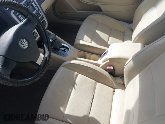 2008 Volkswagen Eos Turbo с VIN WVWBA71F18V018975, выставлен на аукционе IAAI как лот 41704490 с пробегом 145 302 миль миль и . История ставок и продаж доступна на DreamBid. Изображение 13.