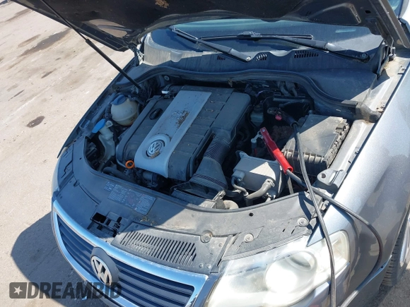 2006 Volkswagen Passat Lux z VIN WVWEK93C66E032649, wystawiony jako IAAI lot #42516172 z przebiegiem 215 070 mil mil oraz . Historia ofert i sprzedaży dostępna na DreamBid. Obrazek 10.
