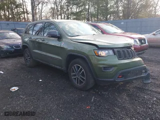 2019 Jeep Grand Cherokee Trailhawk with VIN 1C4RJFLG8KC822501, listed as a IAAI auction lot 41445574 with 94,742 mi miles. Bid and sale history available at carsss.com. Image 1.