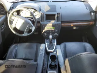 2010 Land Rover LR2 HSE z VIN SALFR2BN4AH173746, wystawiony jako Copart lot #45482105 z przebiegiem 131 208 mil mil oraz Szkoda całkowita • Salvage title. Historia ofert i sprzedaży dostępna na DreamBid. Obrazek 8.