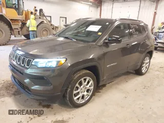 2023 Jeep Compass Latitude Lux с VIN 3C4NJDFN7PT501476, выставлен на аукционе IAAI как лот 41855064 с пробегом 13 881 миль миль и . История ставок и продаж доступна на DreamBid. Изображение 17.