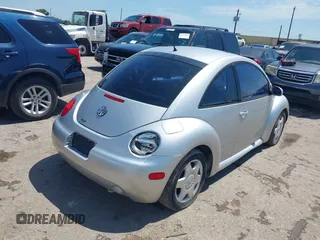 2001 Volkswagen Beetle GLX с VIN 3VWDC21CX1M414377, выставлен на аукционе IAAI как лот 42367043 с пробегом 78 353 миль миль и . История ставок и продаж доступна на DreamBid. Изображение 4.