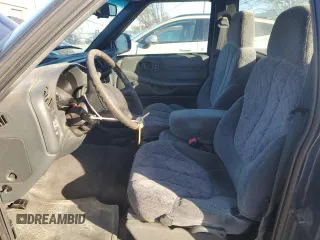 2000 GMC Sonoma SLS w/1SE Pkg with VIN 1GTCS1451Y8279345, listed as a Copart auction lot 88994875 with 105,917 mi miles and Salvage Title. Bid and sale history available at carsss.com. Image 7.