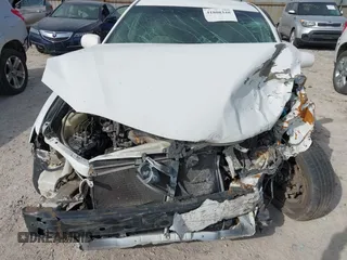 2009 Toyota Camry with VIN 4T4BE46K09R119846, listed as a IAAI auction lot 41808348 with 176,080 mi miles. Bid and sale history available at carsss.com. Image 6.