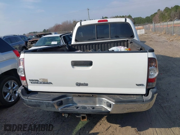 2015 Toyota Tacoma with VIN 3TMMU4FN5FM073323, listed as a IAAI auction lot 41800476 with 132,250 mi miles and . Bid and sale history available at DreamBid. Image 15.