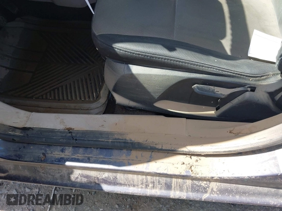 2013 Ford Fiesta S с VIN 3FADP4TJ9DM140744, выставлен на аукционе IAAI как лот 42319921 с пробегом 95 812 миль миль и . История ставок и продаж доступна на DreamBid. Изображение 6.