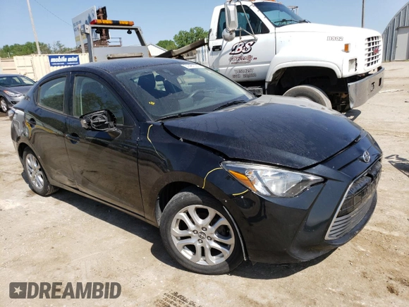 2016 Scion iA z VIN 3MYDLBZV8GY112646, wystawiony jako Copart lot #51481723 z przebiegiem 98 781 mil mil oraz . Historia ofert i sprzedaży dostępna na DreamBid. Obrazek 4.