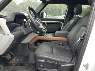 2021 Land Rover Defender S с VIN SALEJ7RX1M2046919, выставлен на аукционе Copart как лот 71701984 с пробегом 37 655 миль миль и Списание • Salvage title. История ставок и продаж доступна на DreamBid. Изображение 7.