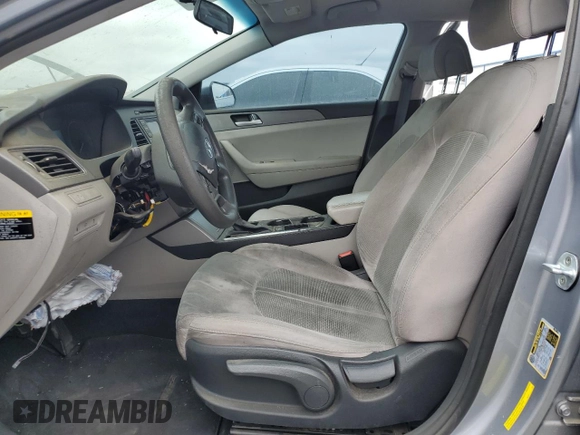 2015 Hyundai Sonata SE z VIN 5NPE24AFXFH040107, wystawiony jako Copart lot #59360675 z przebiegiem 163 886 mil mil oraz Szkoda całkowita • Salvage title. Historia ofert i sprzedaży dostępna na DreamBid. Obrazek 7.