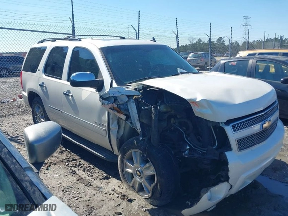 2010 Chevrolet Tahoe LTZ with VIN 1GNUCCE01AR184758, listed as a IAAI auction lot 41577674 with NaN miles. Bid and sale history available at carsss.com. Image 13.
