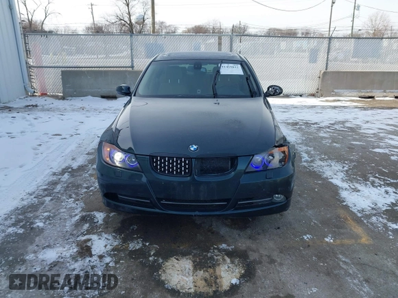 2008 BMW 3 Series 328xi with VIN WBAVC93588K042972, listed as a IAAI auction lot 41419822 with 134,843 mi miles. Bid and sale history available at carsss.com. Image 12.