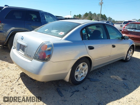 2002 Nissan Altima S with VIN 1N4AL11D92C225382, listed as a IAAI auction lot 41796261 with 207,812 mi miles. Bid and sale history available at carsss.com. Image 4.