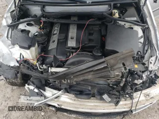 2005 BMW 3 Series 330i with VIN WBAEV53415KM42569, listed as a Copart auction lot 82333804 with 195,594 mi miles and Salvage Title. Bid and sale history available at carsss.com. Image 11.