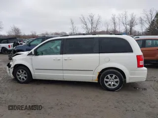 2010 Chrysler Town & Country Touring with VIN 2A4RR5D19AR441155, listed as a IAAI auction lot 41848553 with 197,088 mi miles. Bid and sale history available at carsss.com. Image 14.