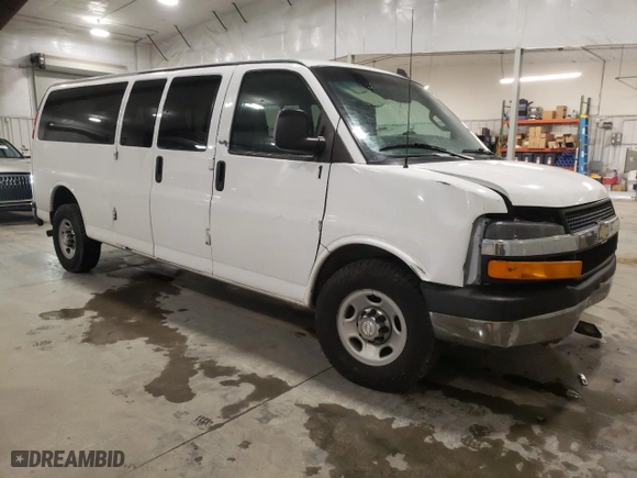 2017 Chevrolet Express Passenger LT with VIN 1GAZGPFG9H1139784, listed as a Copart auction lot 76957113 with 171,524 mi miles and Salvage Title. Bid and sale history available at carsss.com. Image 4.
