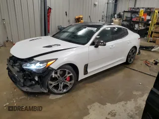 2018 Kia Stinger GT2 with VIN KNAE55LC6J6040346, listed as a Copart auction lot 82428994 with 62,560 mi miles and Salvage Title. Bid and sale history available at carsss.com. Image 1.