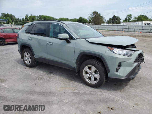 2020 Toyota RAV4 XLE with VIN 2T3P1RFV0LW130251, listed as a Copart auction lot 60625775 with 82,985 mi miles and Salvage title. Bid and sale history available at DreamBid. Image 4.