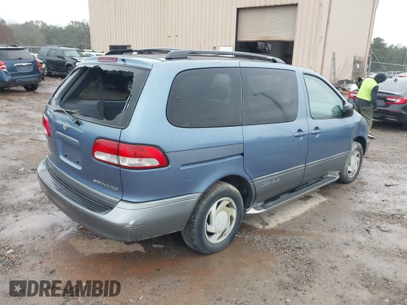 2001 Toyota Sienna LE with VIN 4T3ZF13C21U339020, listed as a IAAI auction lot 40836689 with 157,677 mi miles. Bid and sale history available at carsss.com. Image 4.
