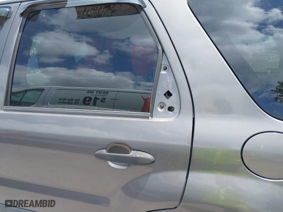 2005 Ford Escape XLT with VIN 1FMYU03175KD53760, listed as a IAAI auction lot 42124876 with 158,706 mi miles. Bid and sale history available at carsss.com. Image 6.
