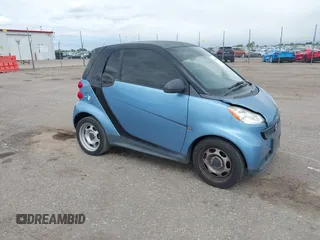 2013 Smart fortwo Pure z VIN WMEEJ3BA7DK622651, wystawiony jako IAAI lot #42314639 z przebiegiem 32 040 mil mil oraz . Historia ofert i sprzedaży dostępna na DreamBid. Obrazek 1.