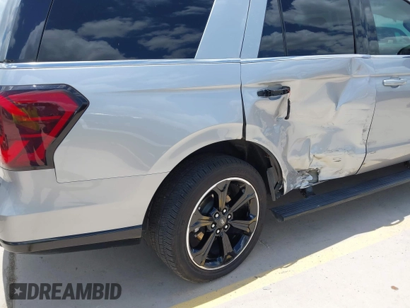 2023 Ford Expedition Limited with VIN 1FMJU1K87PEA60836, listed as a IAAI auction lot 42425331 with 7,741 mi miles and . Bid and sale history available at DreamBid. Image 6.