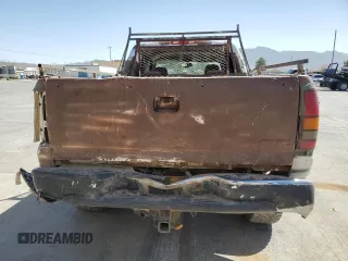 2006 GMC Sierra 2500HD SL with VIN 1GTHK23D26F158546, listed as a Copart auction lot 42225335 with 213,724 mi miles and Salvage title. Bid and sale history available at DreamBid. Image 6.
