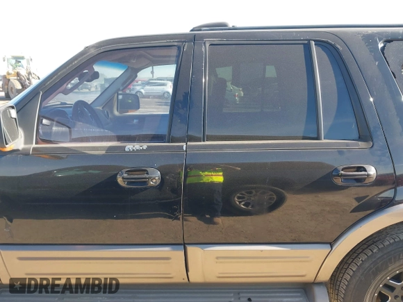 2003 Ford Expedition Eddie Bauer with VIN 1FMEU17W83LC17028, listed as a IAAI auction lot 41355928 with 229,271 mi miles. Bid and sale history available at carsss.com. Image 14.