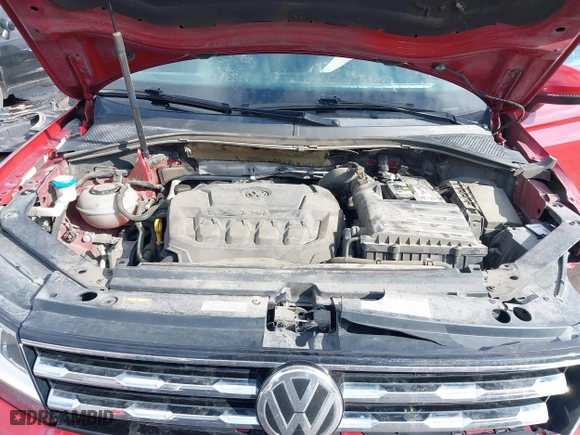 2018 Volkswagen Tiguan S with VIN 3VV1B7AX0JM043255, listed as a IAAI auction lot 41641512 with 79,069 mi miles. Bid and sale history available at carsss.com. Image 10.