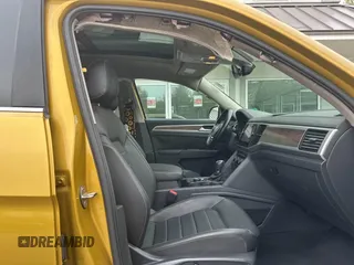 2018 Volkswagen Atlas SEL Premium z VIN 1V2NR2CA3JC564705, wystawiony jako IAAI lot #42290407 z przebiegiem 114 723 mil mil oraz . Historia ofert i sprzedaży dostępna na DreamBid. Obrazek 5.