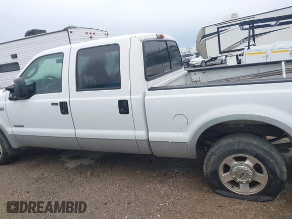 2006 Ford Super Duty F-250 XL with VIN 1FTSW20P16EB23642, listed as a IAAI auction lot 41012205 with 134,178 mi miles. Bid and sale history available at carsss.com. Image 14.