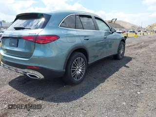 2025 Mercedes-Benz GLC 300 z VIN W1NKM4HB7SF357792, wystawiony jako IAAI lot #42177374 z przebiegiem 982 mil mil oraz . Historia ofert i sprzedaży dostępna na DreamBid. Obrazek 4.