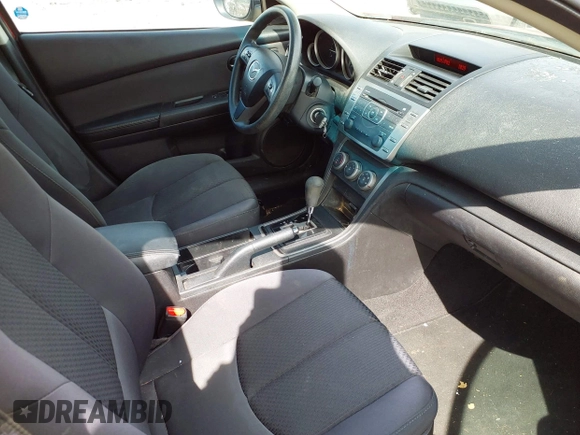 2011 Mazda Mazda6 i Sport with VIN 1YVHZ8BH6B5M24289, listed as a IAAI auction lot 42138047 with 190,805 mi miles. Bid and sale history available at carsss.com. Image 5.
