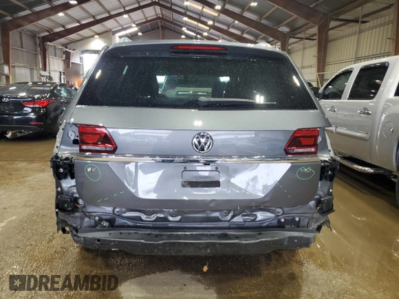 2018 Volkswagen Atlas SE with VIN 1V2CP2CA9JC599827, listed as a Copart auction lot 55695875 with 64,268 mi miles and Salvage title. Bid and sale history available at DreamBid. Image 6.