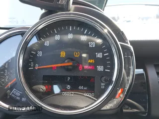 2019 MINI Hardtop 4 Door Cooper with VIN WMWXU1C59K2L24715, listed as a IAAI auction lot 41398540 with 6,052 mi miles and . Bid and sale history available at DreamBid. Image 7.