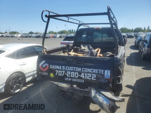 2003 Ford F-350 XL with VIN 1FTSX31P13EC62926, listed as a Copart auction lot 61341714 with 253,071 mi miles and Salvage Title. Bid and sale history available at DreamBid. Image 6.