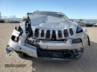 2017 Jeep Cherokee Latitude with VIN 1C4PJMCB8HW531231, listed as a Copart auction lot 55138165 with 136,555 mi miles and Clean Title. Bid and sale history available at DreamBid. Image 5.