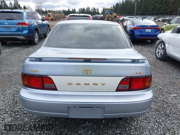 1996 Toyota Camry DX with VIN JT2BG12K2T0396941, listed as a IAAI auction lot 41593032 with 205,514 mi miles. Bid and sale history available at carsss.com. Image 16.