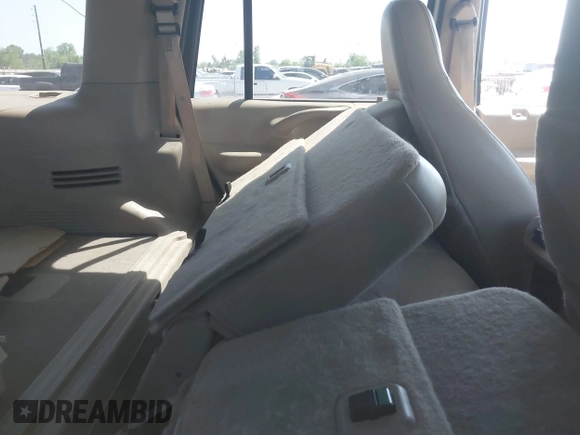 2001 Ford Expedition Eddie Bauer with VIN 1FMRU17L71LA83505, listed as a IAAI auction lot 41900831 with Not provided miles and . Bid and sale history available at DreamBid. Image 8.