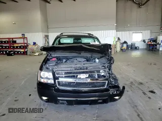 2013 Chevrolet Avalanche LT with VIN 3GNTKFE72DG230454, listed as a Copart auction lot 56172725 with 146,777 mi miles and Salvage title. Bid and sale history available at DreamBid. Image 13.