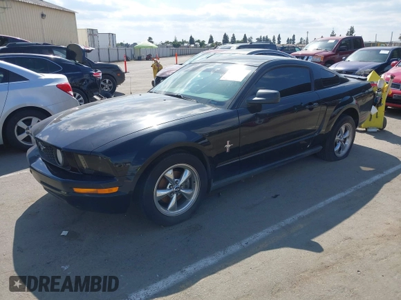2007 Ford Mustang Deluxe with VIN 1ZVFT80N675254270, listed as a IAAI auction lot 42142385 with 182,962 mi miles. Bid and sale history available at carsss.com. Image 2.