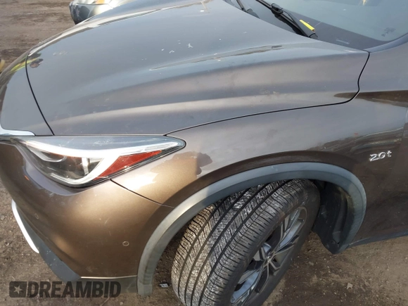 2017 Infiniti QX30 Luxury with VIN SJKCH5CR8HA034526, listed as a IAAI auction lot 41338947 with 67,166 mi miles. Bid and sale history available at carsss.com. Image 6.