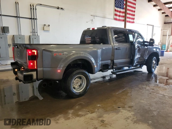 2024 Ford F-350 XL with VIN 1FT8W3DT4RED60475, listed as a Copart auction lot 49405705 with 59,394 mi miles and Salvage Title. Bid and sale history available at DreamBid. Image 3.