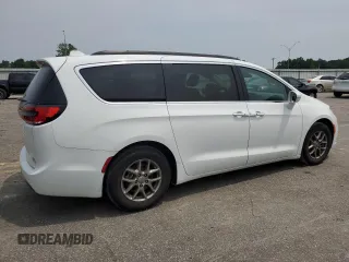 2021 Chrysler Pacifica Touring with VIN 2C4RC1FG5MR500434, listed as a Copart auction lot 59344135 with 45,091 mi miles and Salvage title. Bid and sale history available at DreamBid. Image 3.