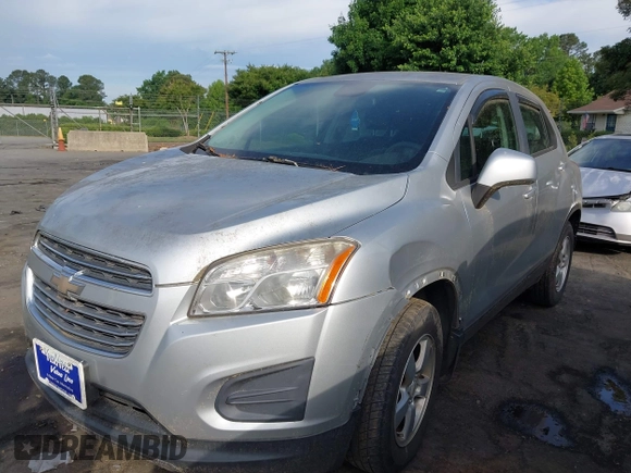 2016 Chevrolet Trax LS z VIN KL7CJNSB6GB663624, wystawiony jako IAAI lot #42207134 z przebiegiem 96 751 mil mil oraz . Historia ofert i sprzedaży dostępna na DreamBid. Obrazek 2.