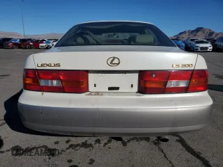 1999 Lexus ES 300 z VIN JT8BF28G4X5060914, wystawiony jako Copart lot #45912725 z przebiegiem 197 401 mil mil oraz Szkoda całkowita • Salvage title. Historia ofert i sprzedaży dostępna na DreamBid. Obrazek 6.