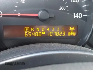 2005 Nissan Armada SE z VIN 5N1AA08B35N728697, wystawiony jako IAAI lot #42026114 z przebiegiem 107 823 mil mil oraz . Historia ofert i sprzedaży dostępna na DreamBid. Obrazek 7.