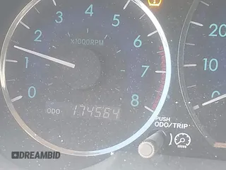 2010 Toyota Sienna XLE with VIN 5TDYK4CC7AS337726, listed as a IAAI auction lot 41904653 with 174,564 mi miles. Bid and sale history available at carsss.com. Image 7.